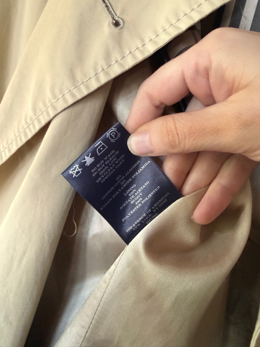 Authentic Burberry Beige Classic Trench Coat - Picture 14 of 15